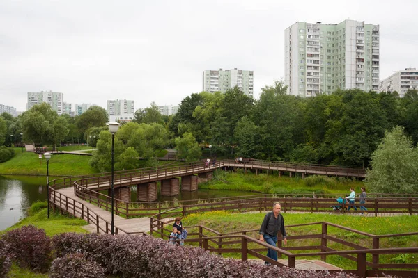 Moskva Rusko Července 2018 Bibirevo Etnografické Village Park Lidé Domy — Stock fotografie