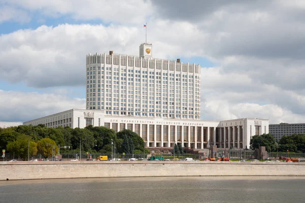 모스크바 러시아 2018 Krasnopresnenskaya 제방에는 러시아 건물은 1965 년에서 1979 — 스톡 사진
