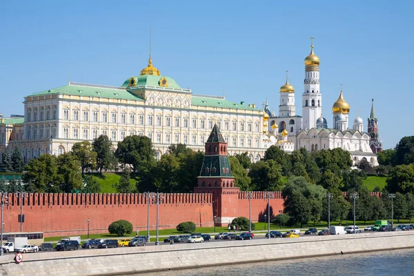 Moscow Russia August 2018 Moscow Kremlin Kremlevskaya Embankment Kremlin Serves — Stock Photo, Image