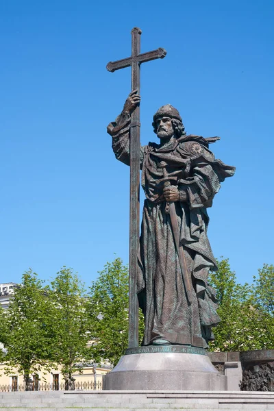 莫斯科 俄罗斯 2018年8月1日 Borovitskaya 广场的伟大的纪念碑 弗拉基米尔是基辅罗斯的统治者从980到1015 — 图库照片