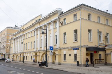 Moskova, Rusya - 7 Ağustos 2018: Prechistenka Caddesi itfaiye. Bu bina 1764 yılında inşa edilmiştir.