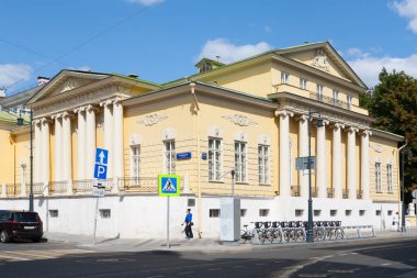 Moskova, Rusya - 23 Ağustos 2018: Aleksandr Puşkin Müzesi Prechistenka sokakta. Büyük Rus şair Puşkin (1799-1837) olduğunu.