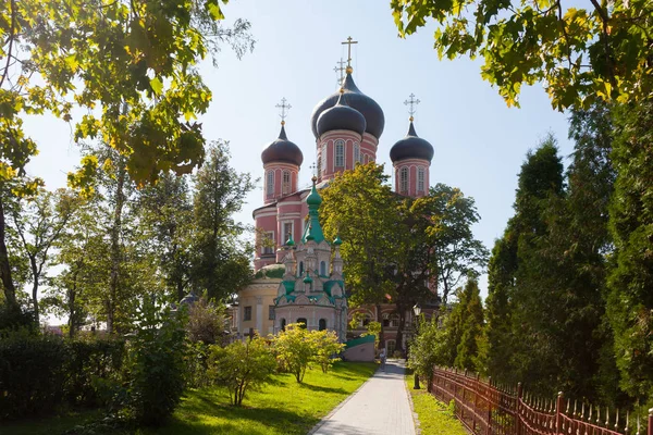 Moscow Rússia Agosto 2018 Catedral Mãe Deus Mosteiro Donskoy Rua — Fotografia de Stock