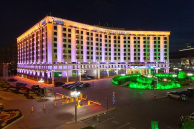 Moskova, Rusya - 29 Ağustos 2018: Radisson Blu Slavyanskaya Hotel Avrupa Meydanı'nda. Otel 1991 yılında açıldı.
