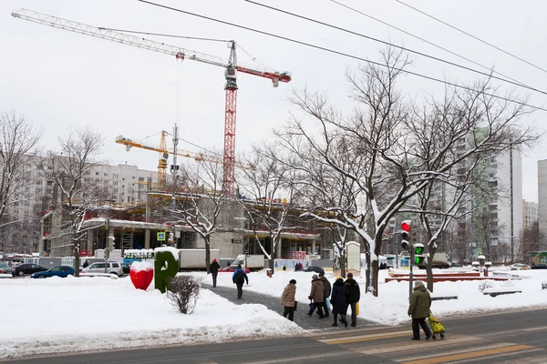 Moscou Russie Janvier 2019 Des Piétons Traversent Rue Leskov Près — Photo