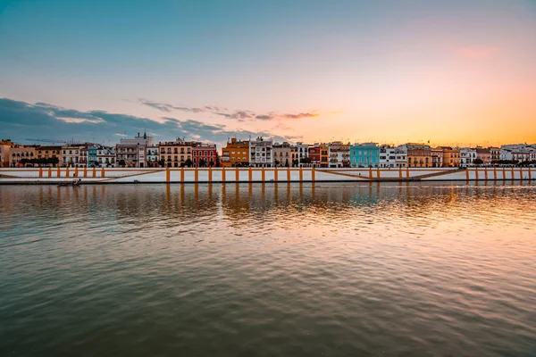 Vista Rio Guadalquivir Distrito Triana Sevilha Andaluzia Espanha Teal Cores — Fotografia de Stock