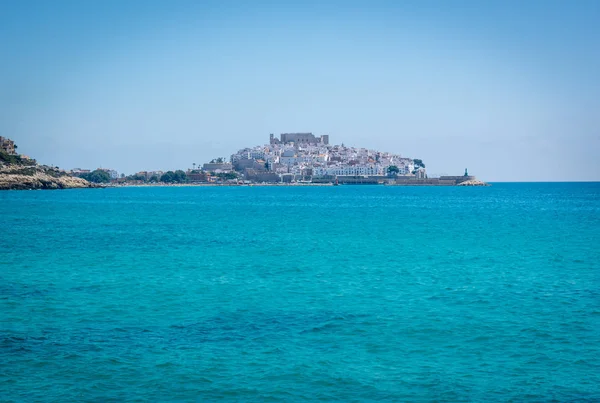 Peniscola Kalesi ve Akdeniz, İspanya.