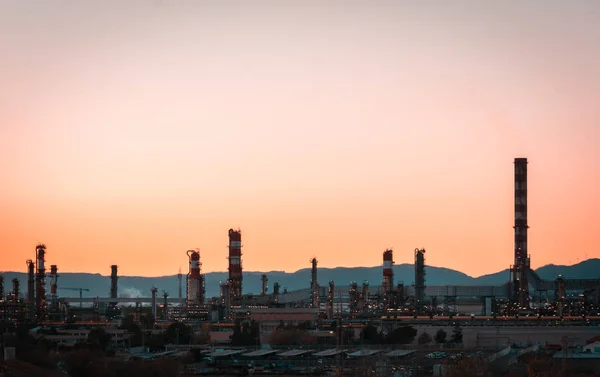 Factory Smoke Stack Petrochemical Plant Oil Gas Refinery Twilight Teal — Stock Photo, Image