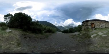 360vr ve Sant Quirc de Taull hermitage, Catalonia, İspanya'nın timelapse video. Katalanca Romanesk kilise Vall de Boi, Unesco Dünya Mirası Site Ref 988 bildirilir