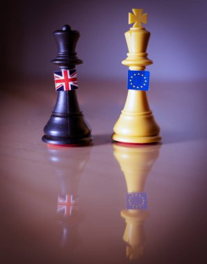 Satranç oyunları İngiltere ve AB, Kral ve Kraliçe