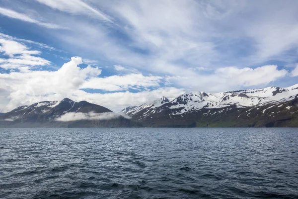 Islande montagnes de la mer — Photo