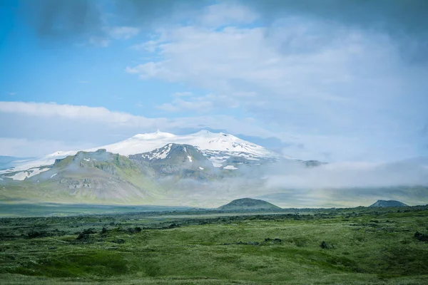 Вулкан Snaefell на західній окраїні ісландський півострів — стокове фото