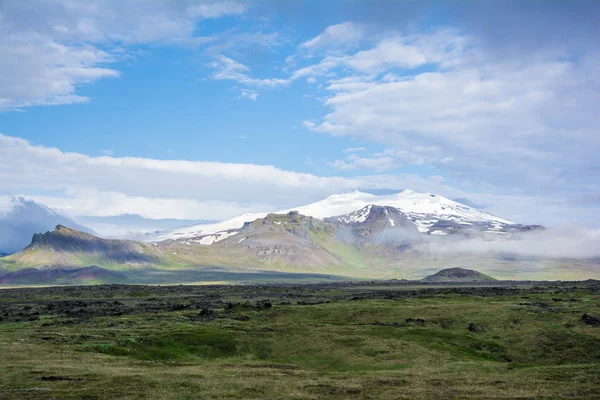 Vulkan Snaefell på den västra änden av isländska halvön — Stockfoto