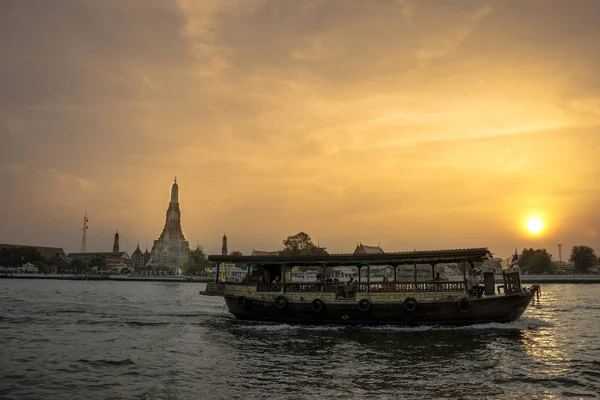 Wat Arun, O Templo da Alvorada, Bancoc, Thailandia . — Fotografia de Stock