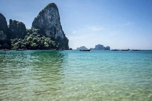 Railay beach, az Andamán-tengerre, Krabi, Thaiföld. — Stock Fotó