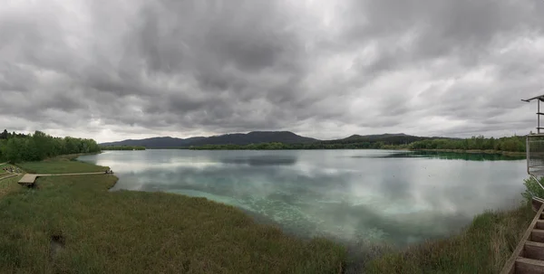 Vista panorâmica aérea do Lago Banyoles em Espanha — Fotografia de Stock