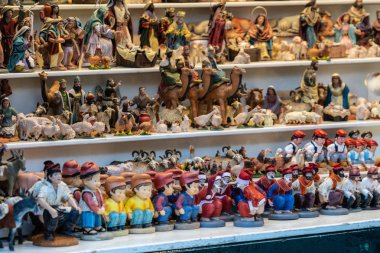 Barcelona, İspanya - Aralık 2018: Caganer, tipik bir Katalan karakter Catalonia doğuş sahneleri