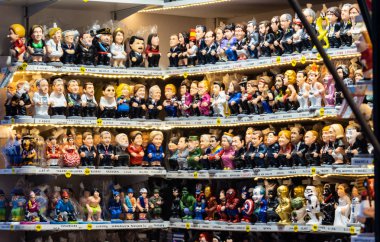 Barcelona, İspanya - Aralık 2018: Caganer, tipik bir Katalan karakter Catalonia doğuş sahneleri