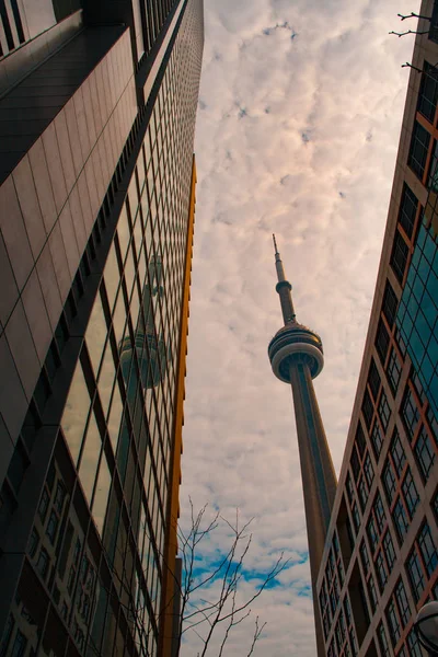 Wieża Cn Toronto, Toronto, Ontario, Kanada. Punkt zbiegu — Zdjęcie stockowe