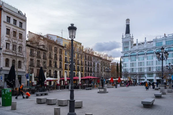 Madrid, España, enero 2019: Vista de la Plaza de Santa Ana de Madrid, con edificios históricos — Foto de Stock