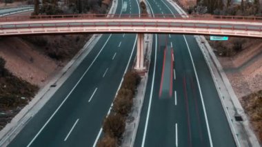 Trafik zaman atlamalı, turuncu ve yeşil tarzı.