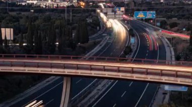 Trafik, zaman atlamalı stil gece atış.