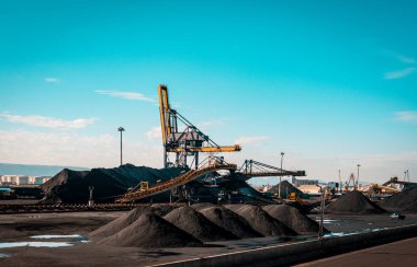 Kömür Tarragona limanda büyük stoklarını