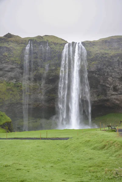 Seljalandsfoss cachoeiras famosas da Islândia — Fotografia de Stock