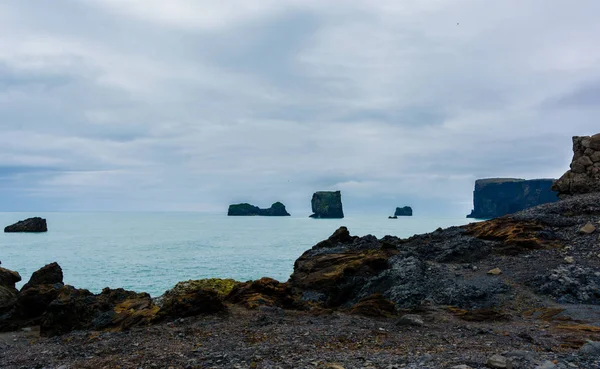 Dyrholaey kleine Halbinsel, an der Südküste von Island — Stockfoto