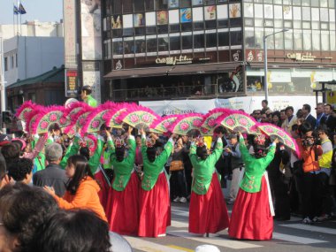 Seoul, Güney Kore, Ekim 2012: 2012 Itaewon küresel köy festivali Seul sırasında sokak performansı.