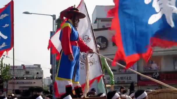 Seúl, Corea del Sur, octubre de 2012: presentación callejera durante el Festival de Aldeas Globales de Itaewon 2012 en Seúl . — Vídeos de Stock