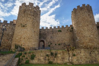 İspanya'nın Caceres eyaletinde plasencia'nın Orta Çağ duvarları