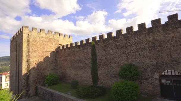 Středověké zdi Plasenciy v provincii Caceres, Španělsko — Stock video