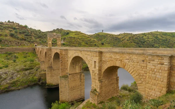 Римські мости через річку Тахо в Алькантара, провінції Касерес, Естремадура, Іспанія — стокове фото