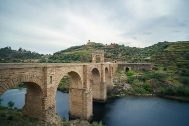 Roma köprüsü Tajo nehre Alcantara, Caceres Eyaleti,: Extremadura, Spain