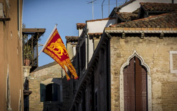 Flagge der Republik Venedig. Goldenes Löwen-Zeichen — Stockfoto