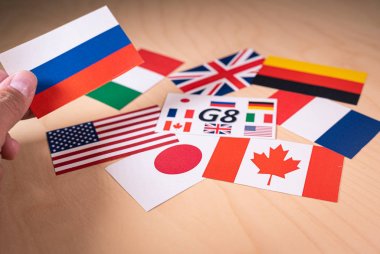Büyük 7 veya G7 ülkelerinin bayrakları. zirve ekonomik siyasi kavram