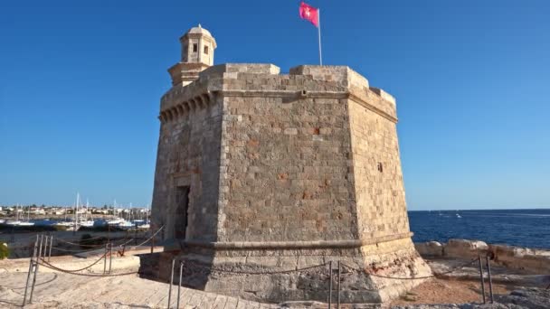 岩の多い海岸で壊れる海の波、スペイン — ストック動画