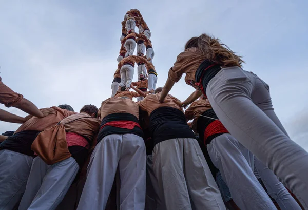 Castells, castell je lidský věž postavená tradičně na festivalech v Katalánsku. — Stock fotografie