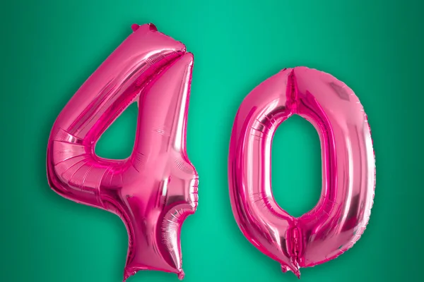 숫자 40의 모양에 절연 핑크 골드 헬륨 풍선 — 스톡 사진