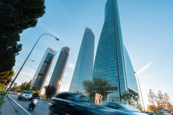 De fyra moderna skyskraporna eller Cuatro Torres i Madrid, Spanien — Stockfoto