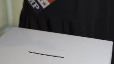 ABD seçimleri 2020, kadın seçmen sandıkta koz için oy kullanıyor