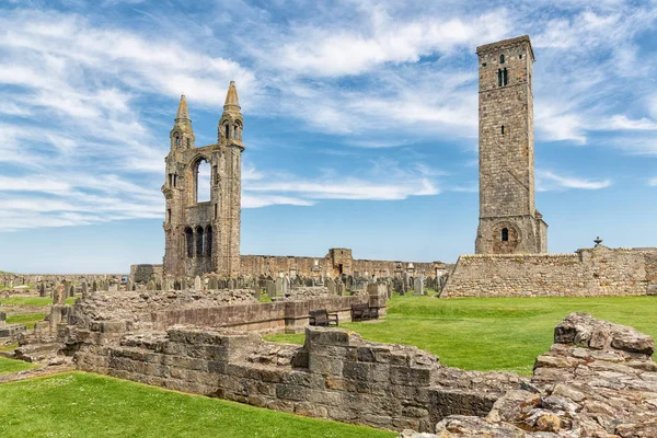 Ruina y cementerio Catedral de St Andrews, Escocia — Foto de Stock