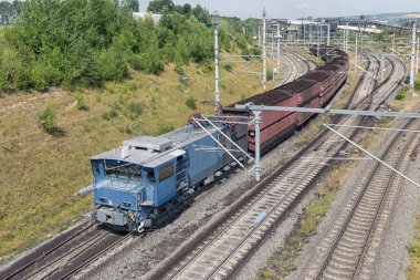 Alman treni Hambach madeninden enerji santraline kahverengi kömür taşıyor.