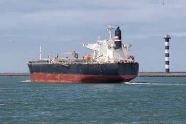 Kargo gemisi bırakarak Hollandalı Liman Rotterdam, Avrupa'nın en büyük limanı