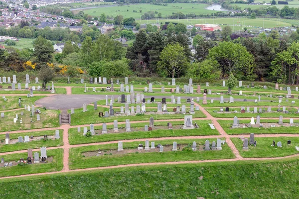 Vista aérea desde el castillo escocés de Stirling en el antiguo cementerio — Foto de Stock