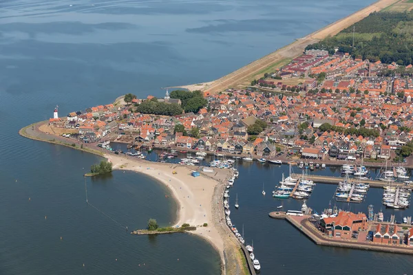 Aerial view Dutch fishing village with harbor and residential area — Stock Photo, Image