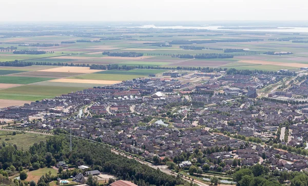 Luftaufnahme holländisches Dorf urk mit Wohngebiet und Landwirtschaft — Stockfoto