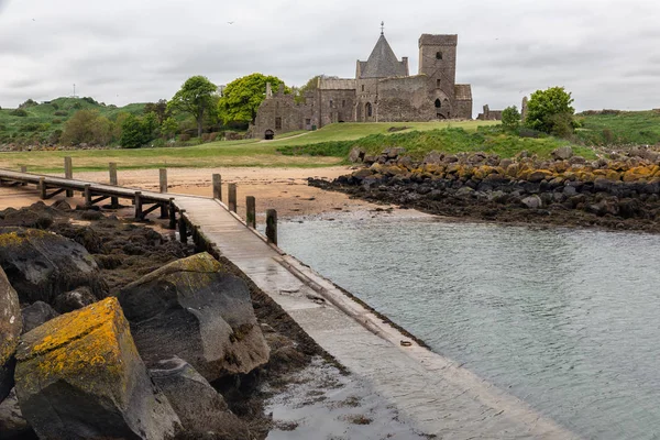 Landing-stage Inchcolm Island in Firth of Forth near Scottish Edinburgh — Stock Photo, Image