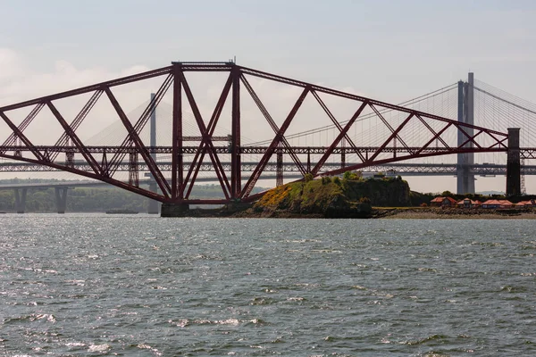 Dalej wiadukt kolejowy nad Firth z powrotem w pobliżu Edinburgh, Szkocja — Zdjęcie stockowe